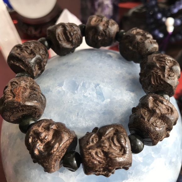 Wood carved peaceful Buddha bracelets - Picture 7 of 8